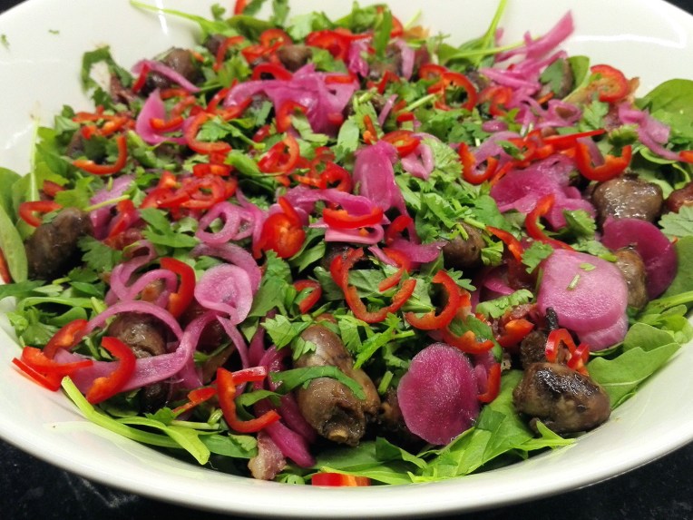 broilerinsydänsalaatti